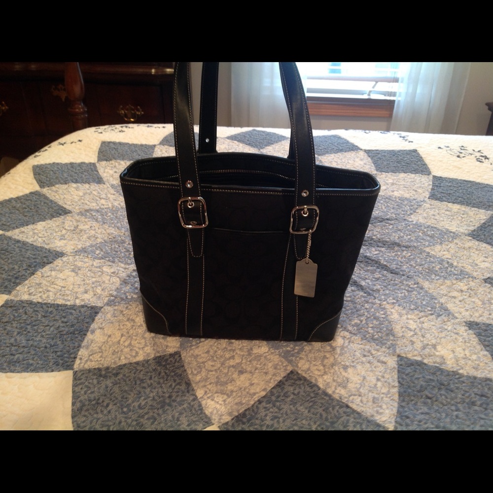 🔥 💯 Authentic Black Coach Tote Bag 🔥 Like New!